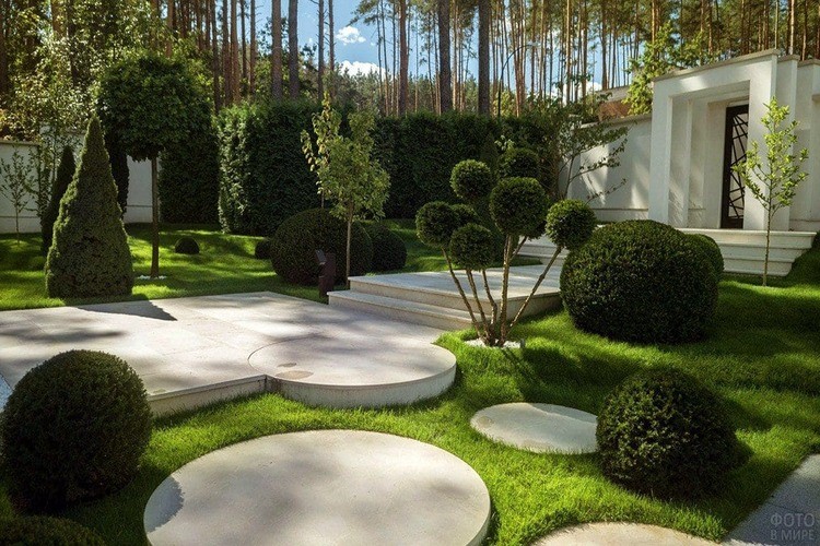 landscaping-of-a-villa-in-noor